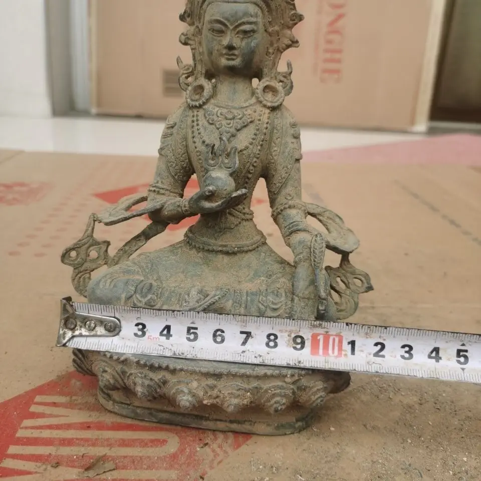 Antiques, unearthed bronze, collection of old copper, old with soil pulp, retro ornaments, home decoration, Tibetan Buddha statu