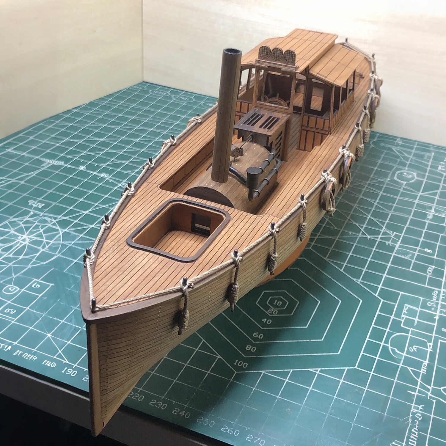 RC-Schiffe 120cm Dampfboot-Version Ferngesteuertes Holzkonstruktions-RC-Schiff Modellbausatz Schiffsspielzeug