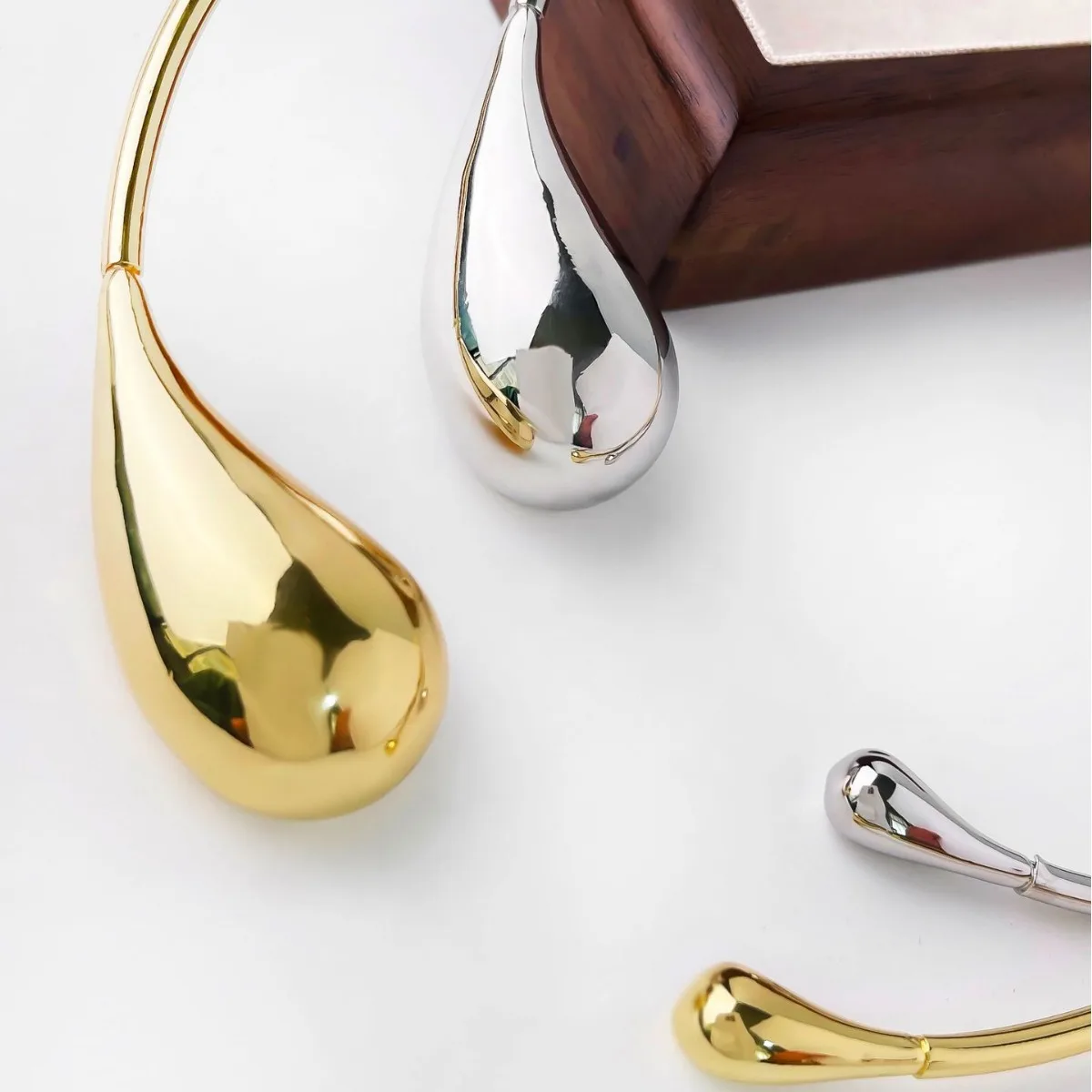 Exaggerated Metal Water Drop Shape Open Collar Choker Necklace for Women European American Personality Accessories Party Jewelry