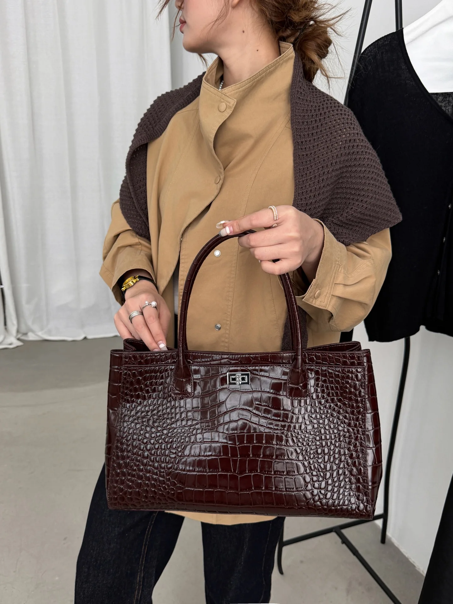 genuine cowhide Embossed Croc Tote Purse, Aidrani Retro Top Handle Shoulder Bag, Casual Handbag for Women Daily Use