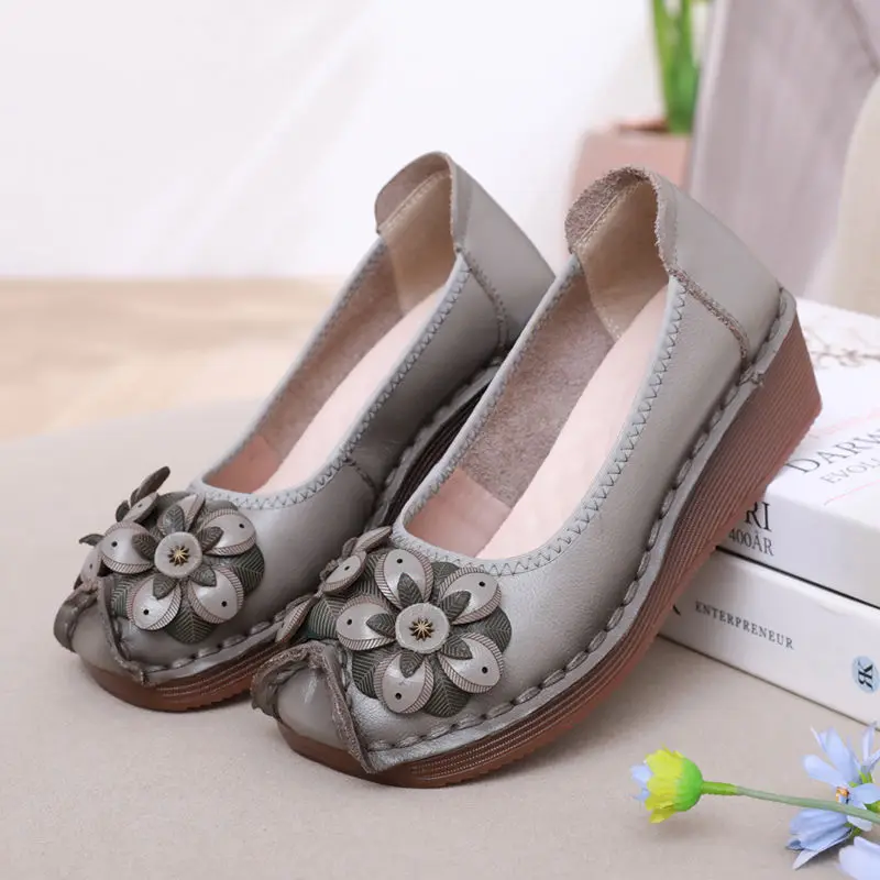 2024 Autumn Women Loafers Genuine Leather Flat Heels Flower Round Toe Soft Solid Shoes Platform Ladies Shoes Zapatos De Mujer