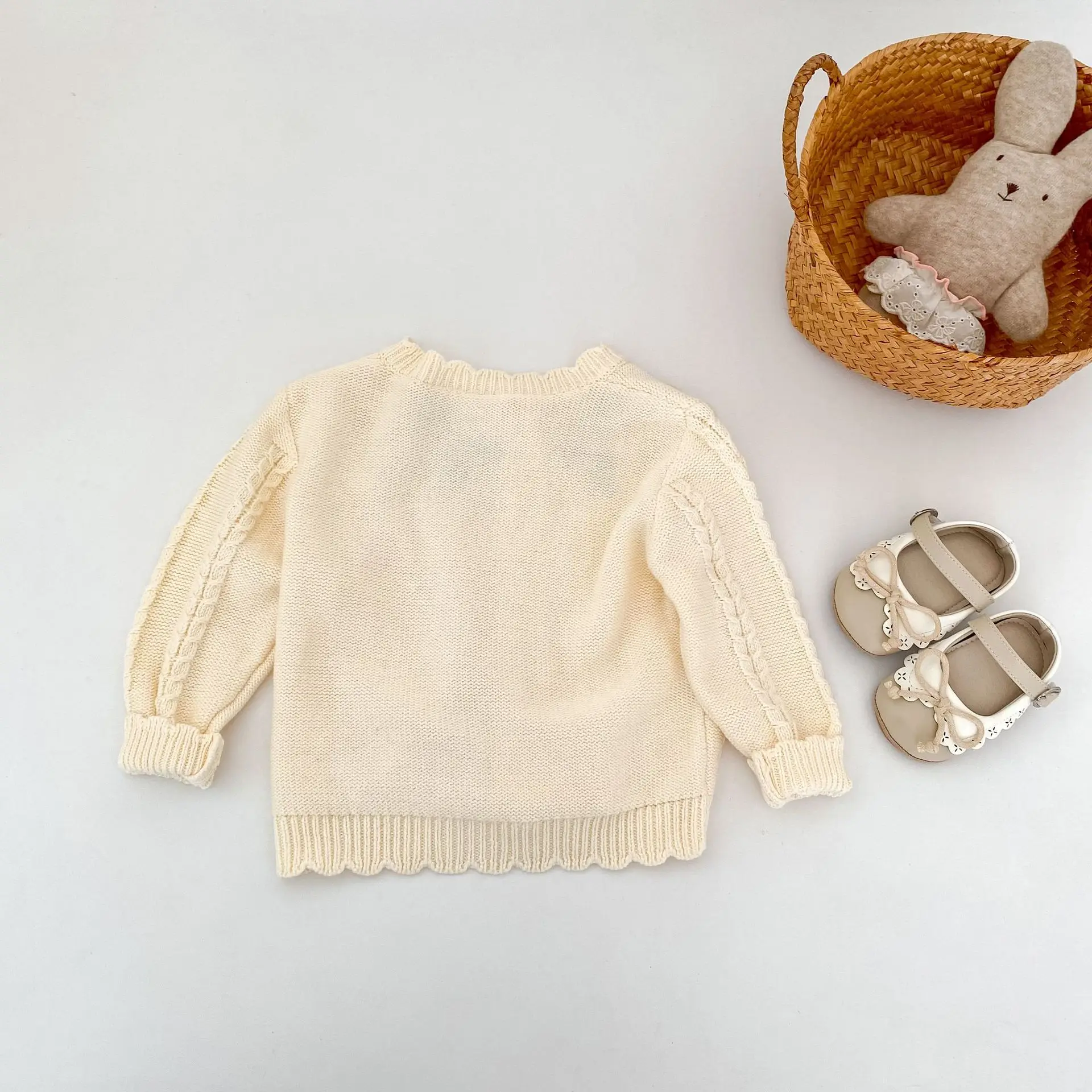 Girls Sweater 2026 Spring and Autumn New Childrens Clothing Korean Girl Baby Embroidery Broken Flowers Vertical Twist Knit Coat