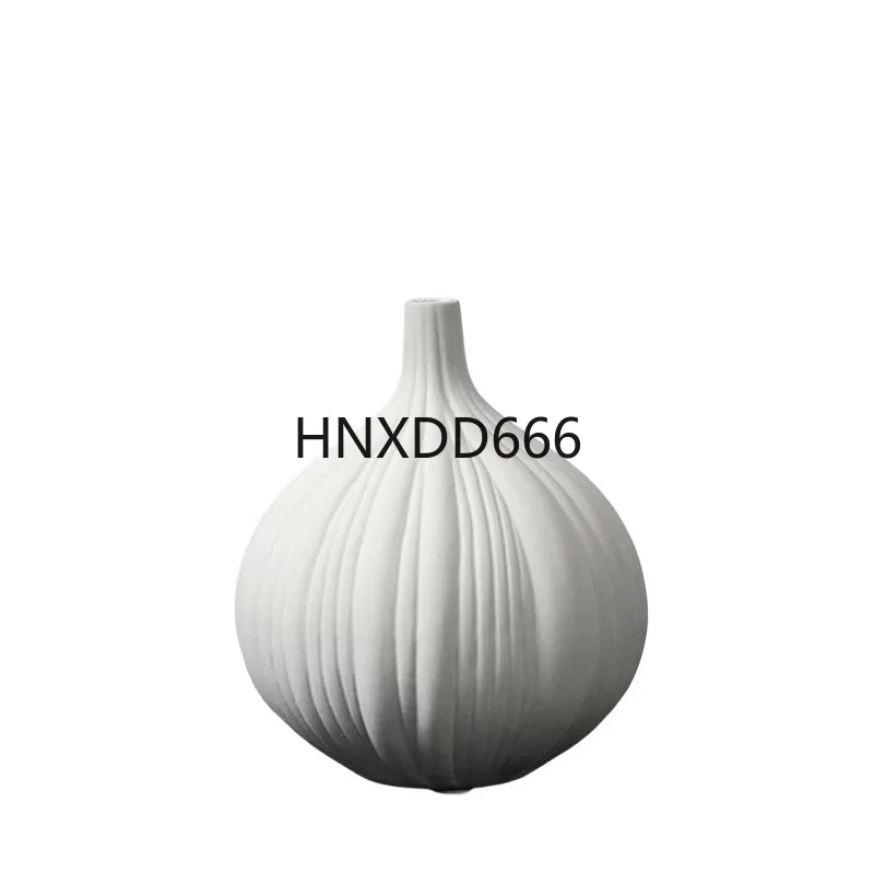 

Ceramic Garlic Vase Home Hotel Soft Decoration Morandi's Hand Pinched Vase Creative Furniture Nordic Simple Modern Decoration