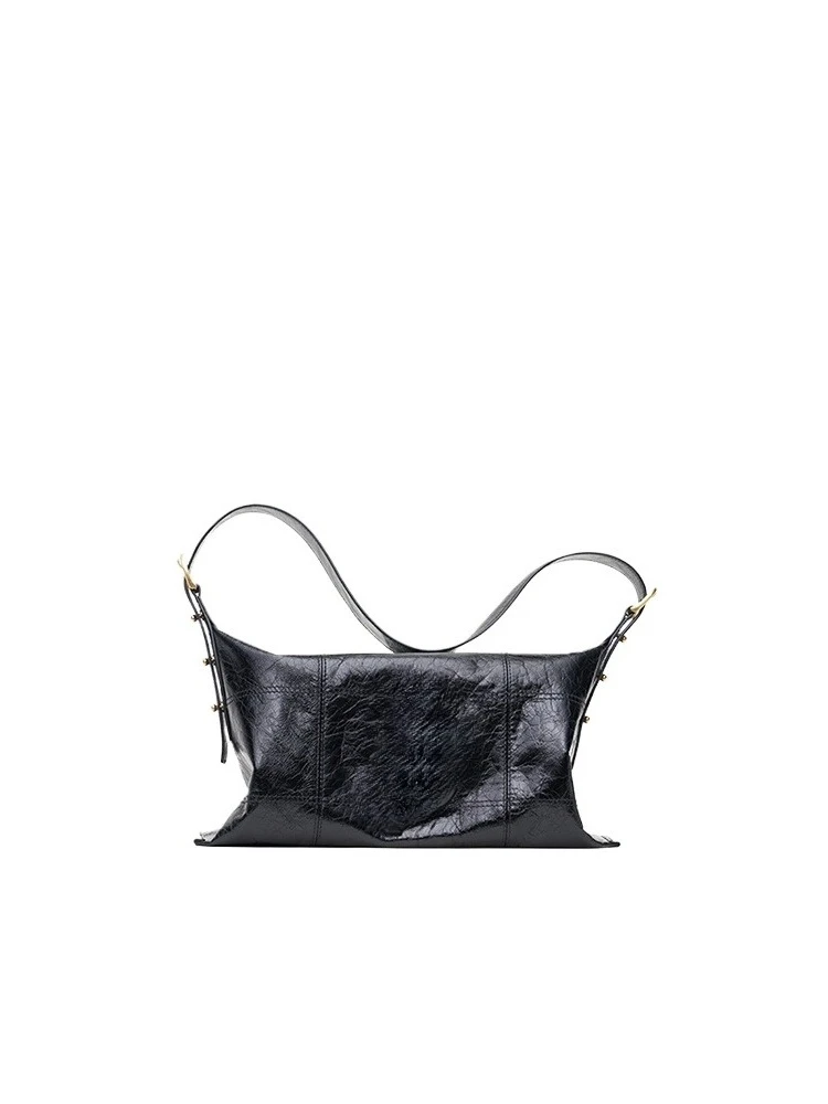 

Pillow bag One shoulder leather Premium lava oil wax leather Lightweight crossbody large capacity travel bag