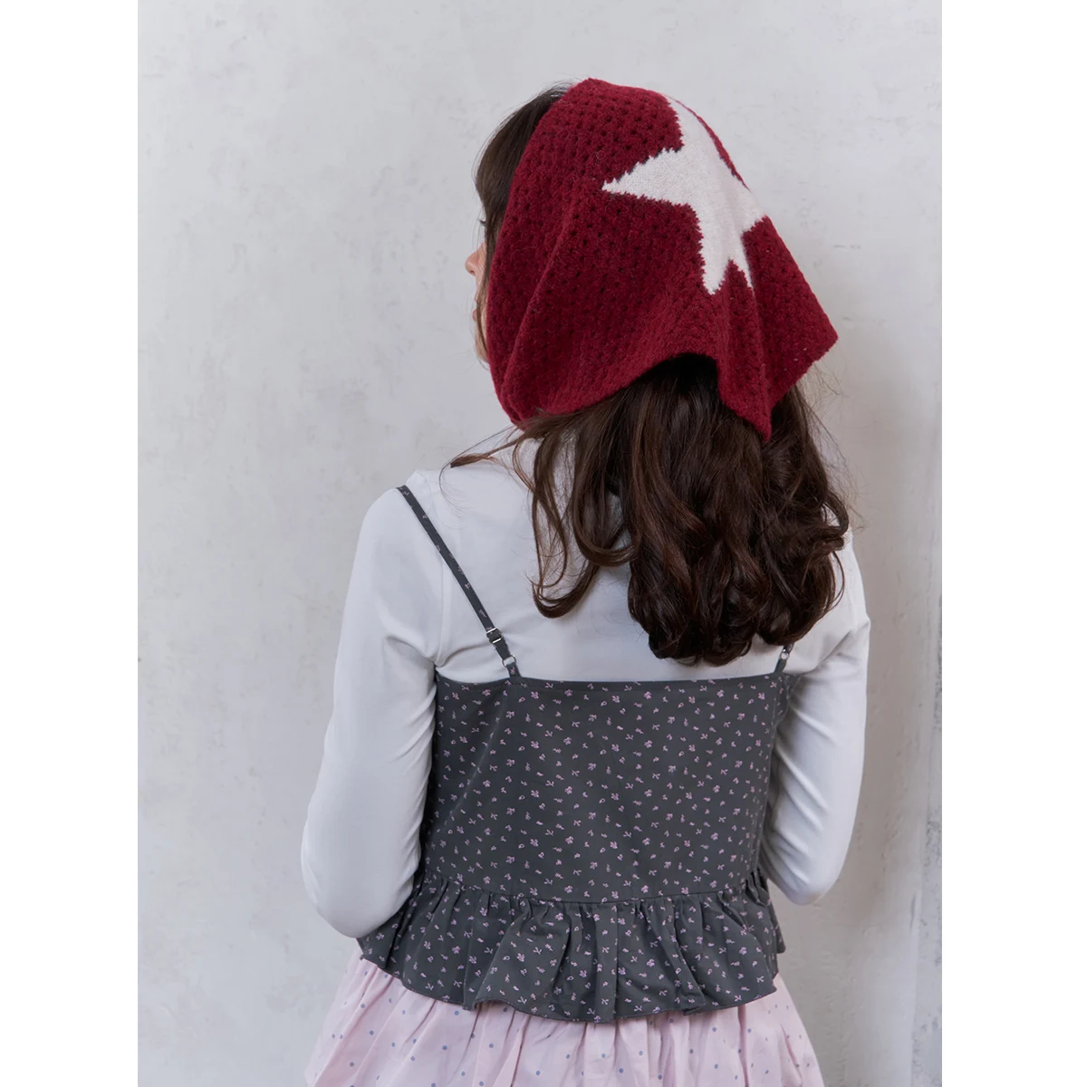 1Pc Solid Color Casual Fabric Hollow-Out Five-Pointed Star Knitted Triangle Scarf Color-Blocked Headscarf Fashionable Decorative Neck Scarf for Spring, Summer, and Autumn