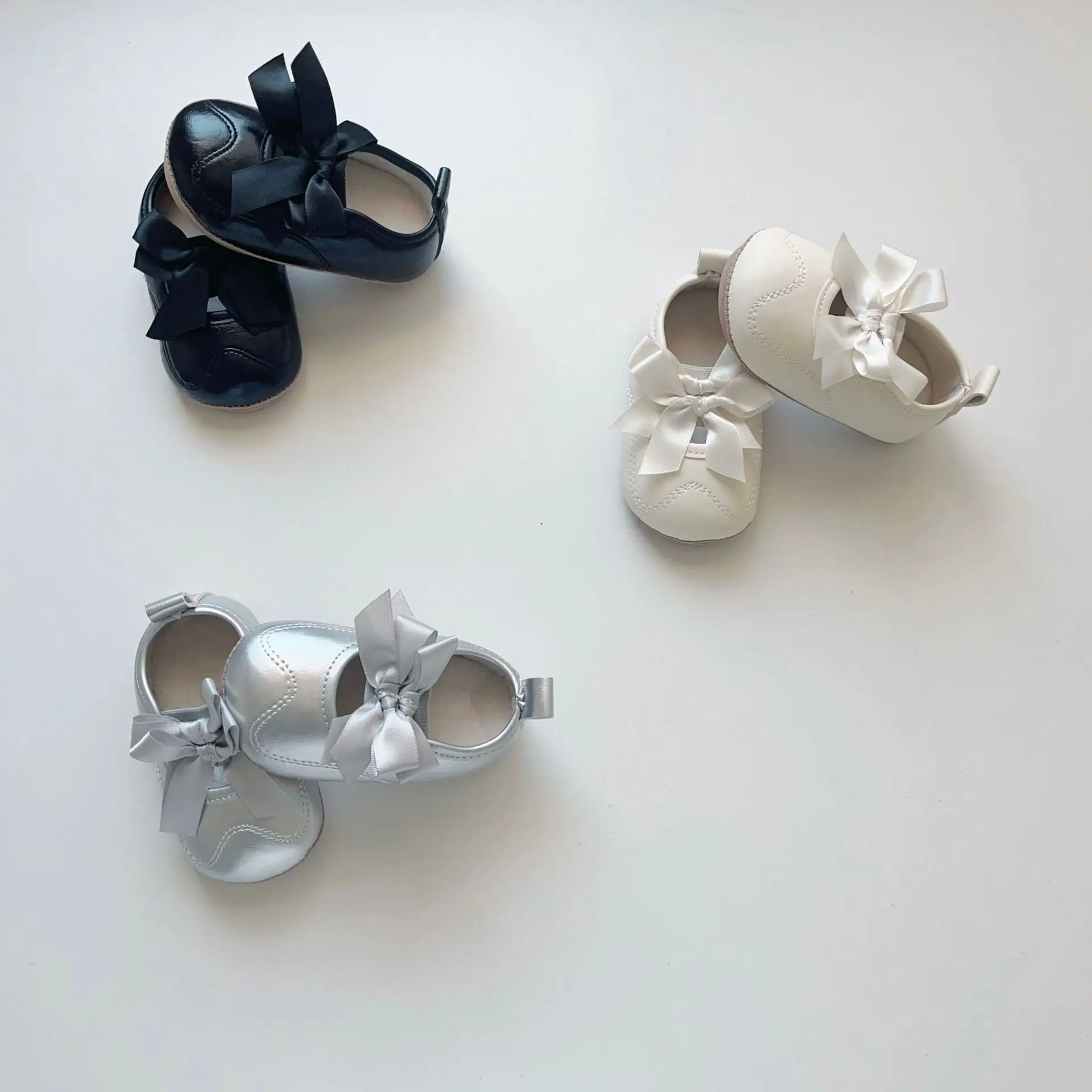 

2025 зимняя обувь для маленьких девочек на флисовой подкладке, корейская детская обувь принцессы с бантом, нескользящая теплая обувь для малышей