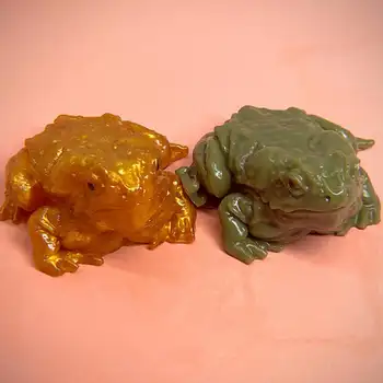 Měkké plastové zelené ropuchy na stůl, dekorace na dekompresi, žába, štípnutí, zábavná novinka, simulace ropuchy, větrací otvor, hračky, ozdoby, úleva od úzkosti 8 nejlepší prodej mini plastové žáby - №5