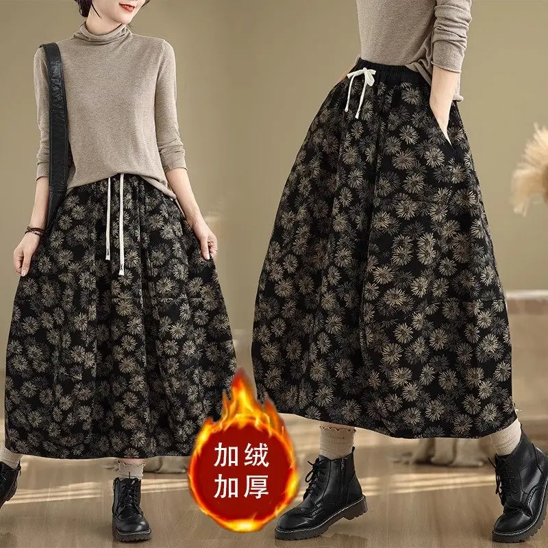 

2024 Winter New Retro Art Fashion Elastic Waist Cowboy Printed Skirt Women's Plush Versatile Flower Bud Skirt Midi A398