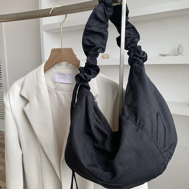 Nylon Drawstring Cloud Shoulder Bags Women Solid Casual Simple Designer Commuting Handbags Shirred Vintage Underarm Bag Female