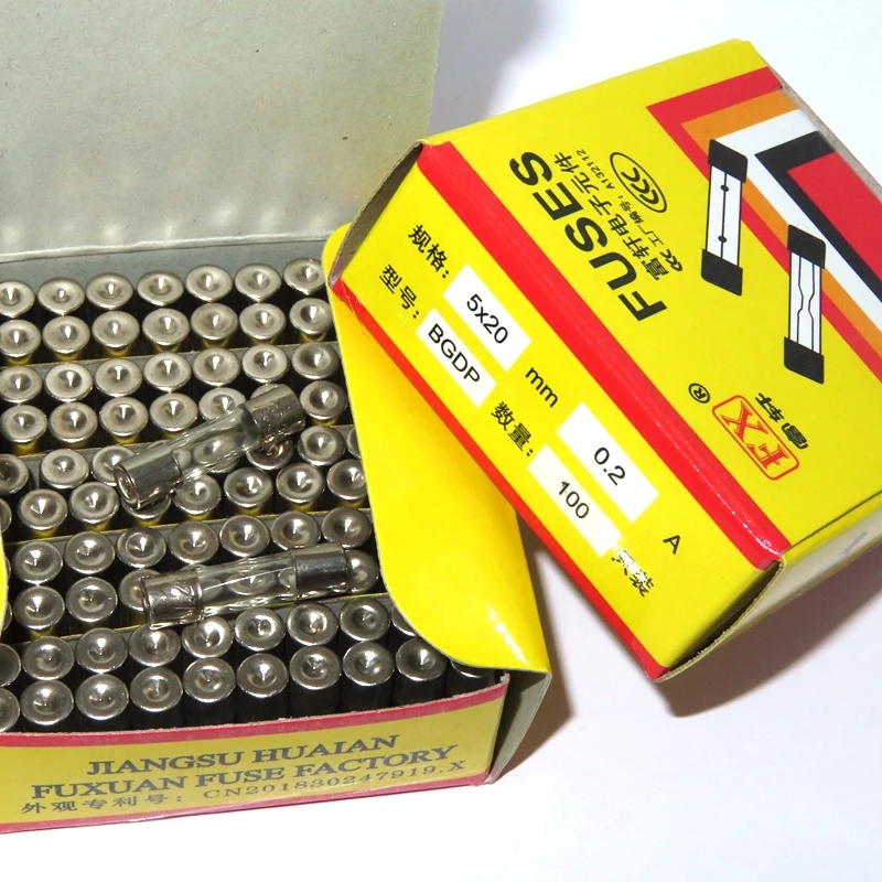 A box of 100pcs  5x20mm 6x30mm glass fuse tube 0.5/1/2/3/3.15/3/4/5/6/8/10A 30A  250V