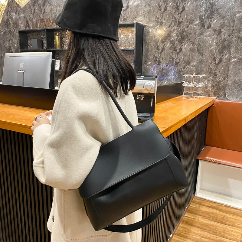 New Simple Fashion Handbags for Women Large Capacity Shoulder Bags 2023 New Underarm Briefcase Crossbody Bags Solid Color Bags