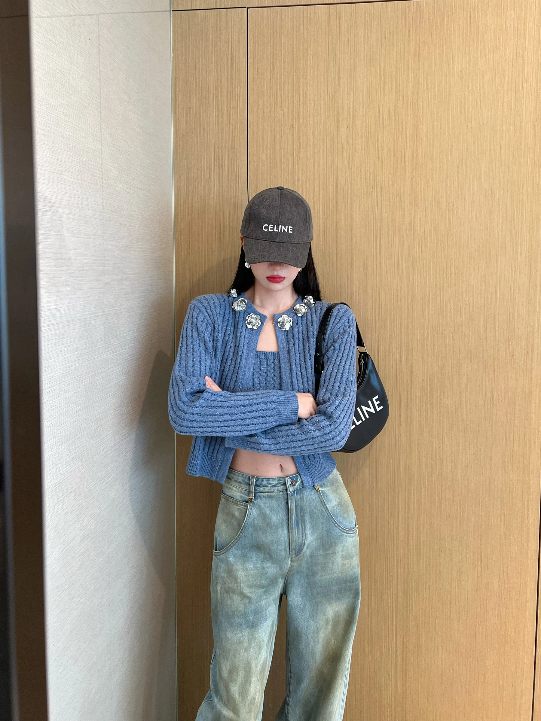 

Комплект из ультрамягкого, приятного к телу кардигана и жилета из чистой шерсти NancyCavally с блестящими бусинами и цветочным узором, в уличном стиле, женский.