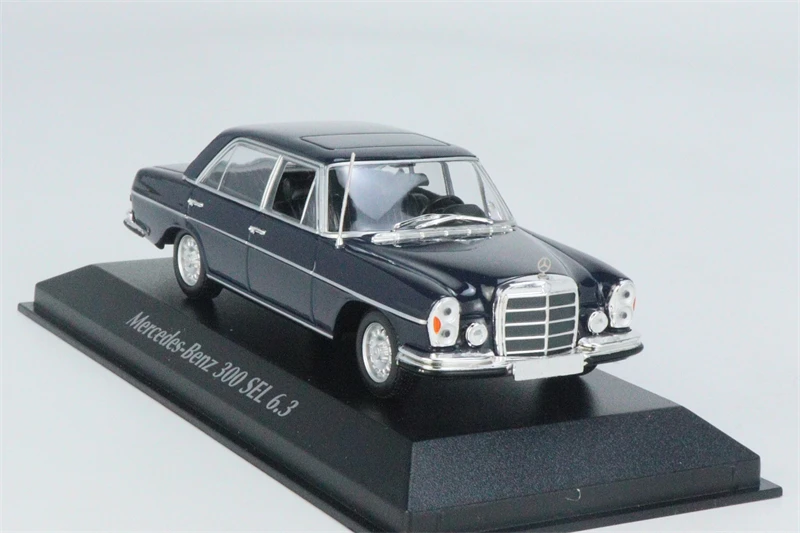 MINICHAMPS 1:43  300 SEL 6.3 1968 blue /silver Model Car