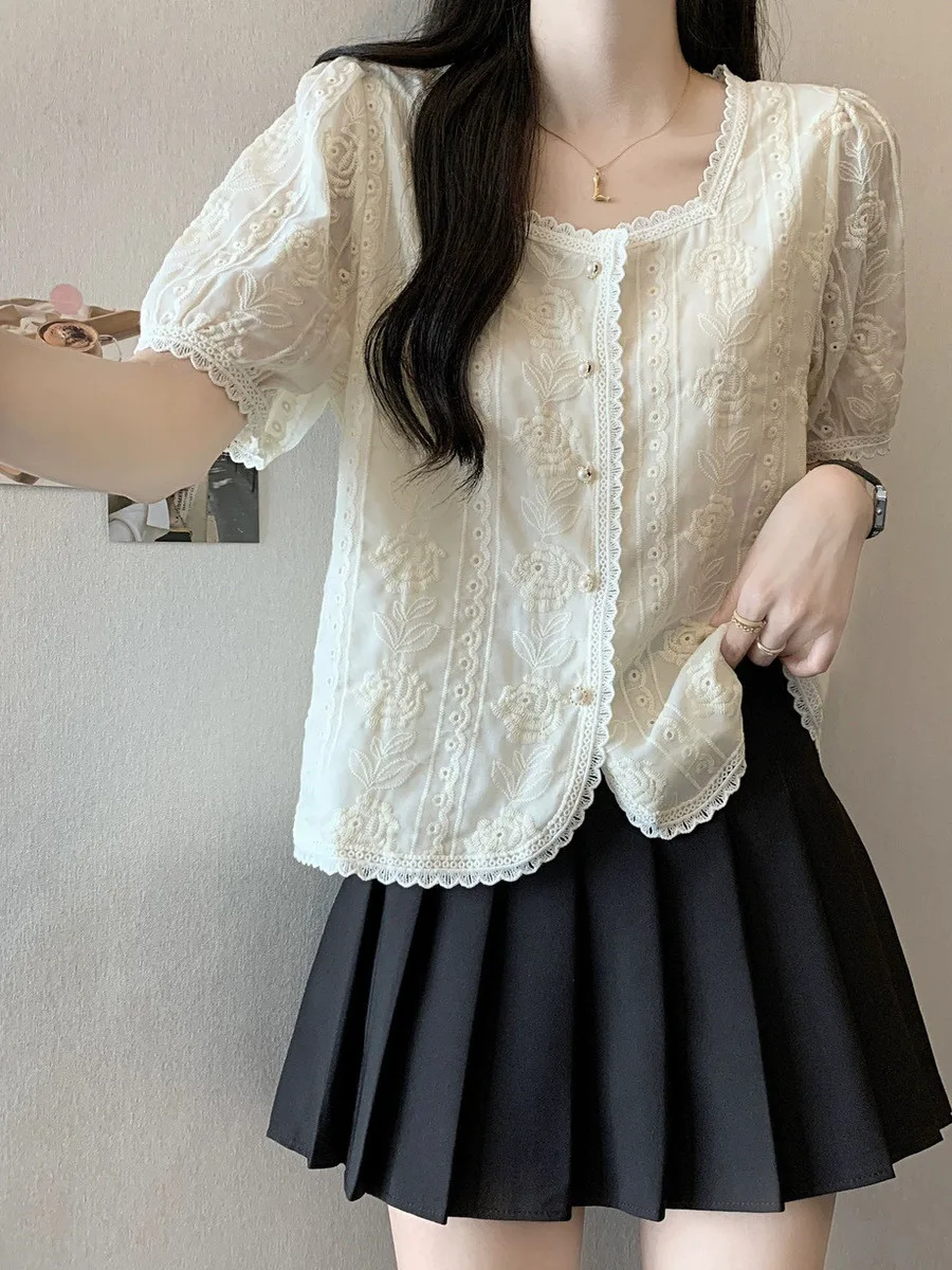 เสื้อผู้หญิงแฟชั่นฤดูร้อน แขนพองแต่งลูกไม้สีขาว ทรงกลม ความยาวปกติ