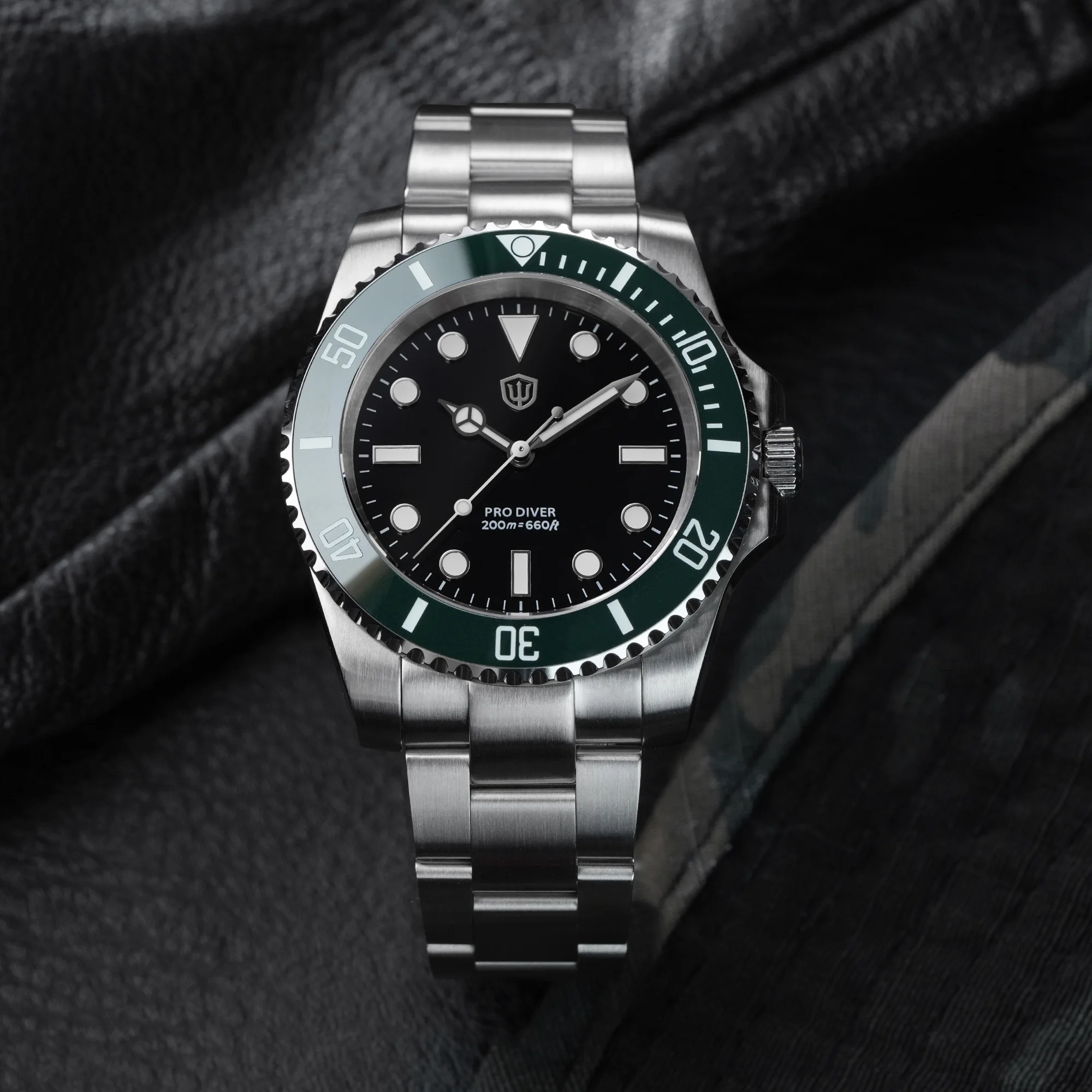 ساعة واتشدايفز WD1680Q V2 بقرص - مراجعة Luxury Watch With Green Dial وسعره
