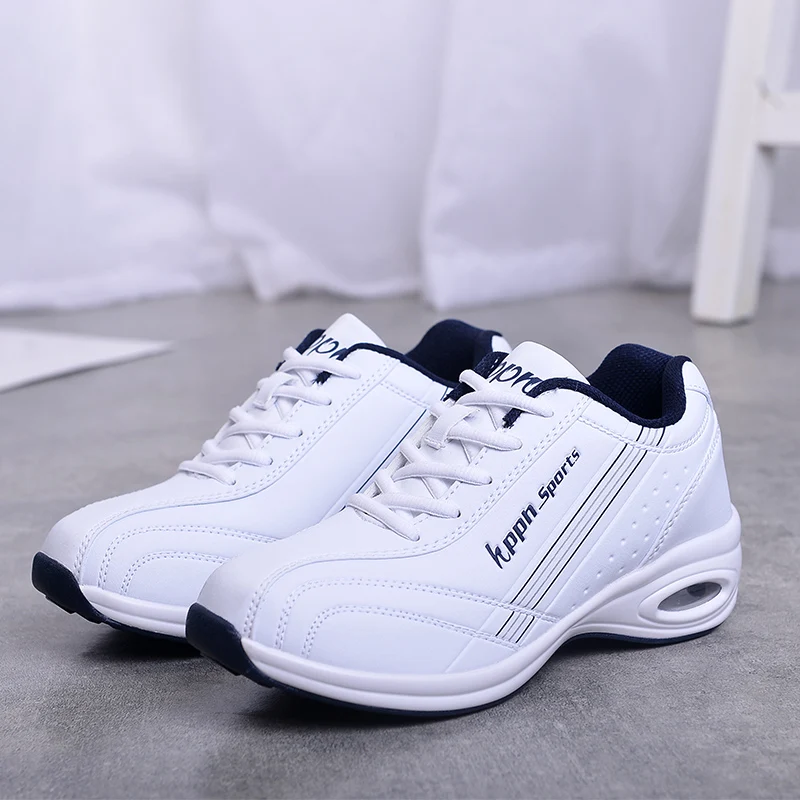 New Outdoor Sports Walking Shoes Soft Fashion Middle-aged Elderly Shoes Light Microfiber Leather Shoes Running Air Cushion Shoes