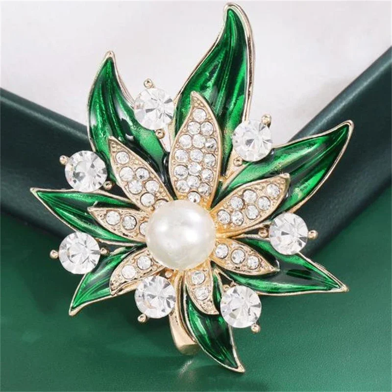 1 قطعة أوراق القيقب الأخضر البسيط بروش للرجال النساء النبات دبابيس دبابيس مجوهرات العصرية اكسسوارات الصيف هدايا العيد 2025