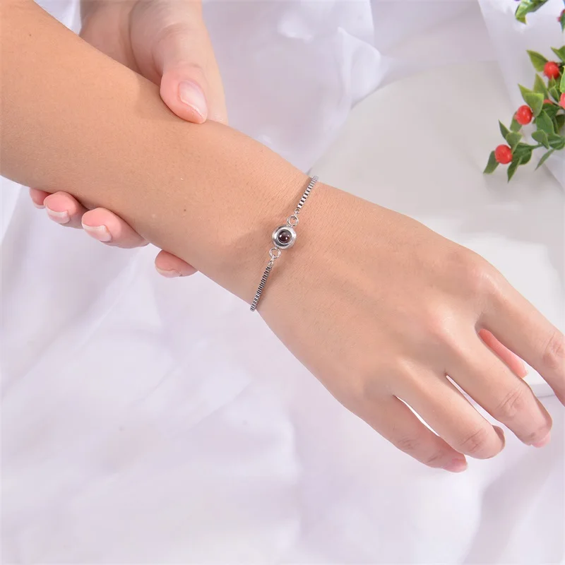 Personalized photo bracelet with projection 4
