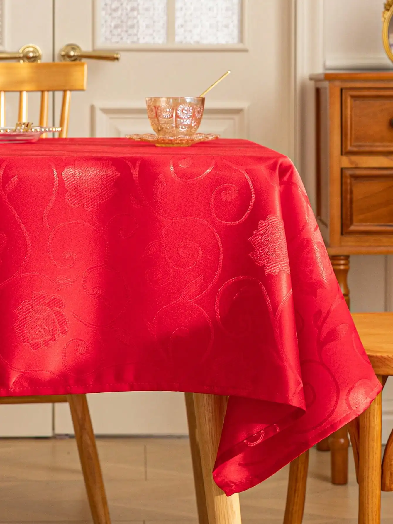 1 Piece Floral Pattern Brocade Design Rectangular Multi-Size Tablecloth Polyester Jacquard Fabric Washable Soft Tablecloth Suitable for Dining Tables, Kitchen Tables, Cafes, Restaurants, Catering, Weddings, Brunches, Buffets, Parties, Picnics, Outdoor Patio Tables, New Year's Greetings, Etc