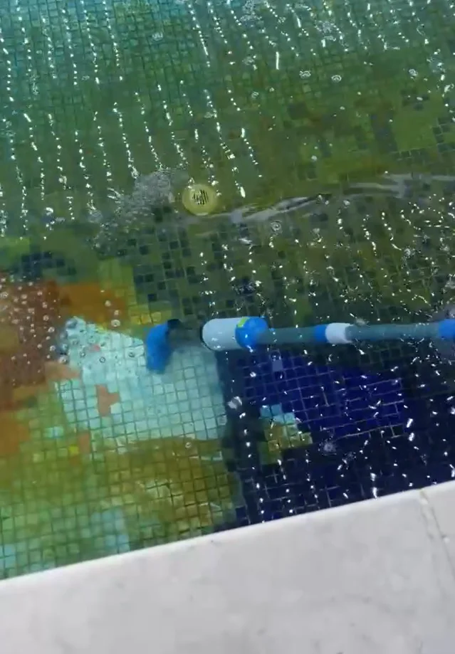 

3 in 1 Cordless Rechargeable Pool Vacuum Cleaner Handheld Pool Cleaner Suitable For Spa Center Bathtub Sand Debris