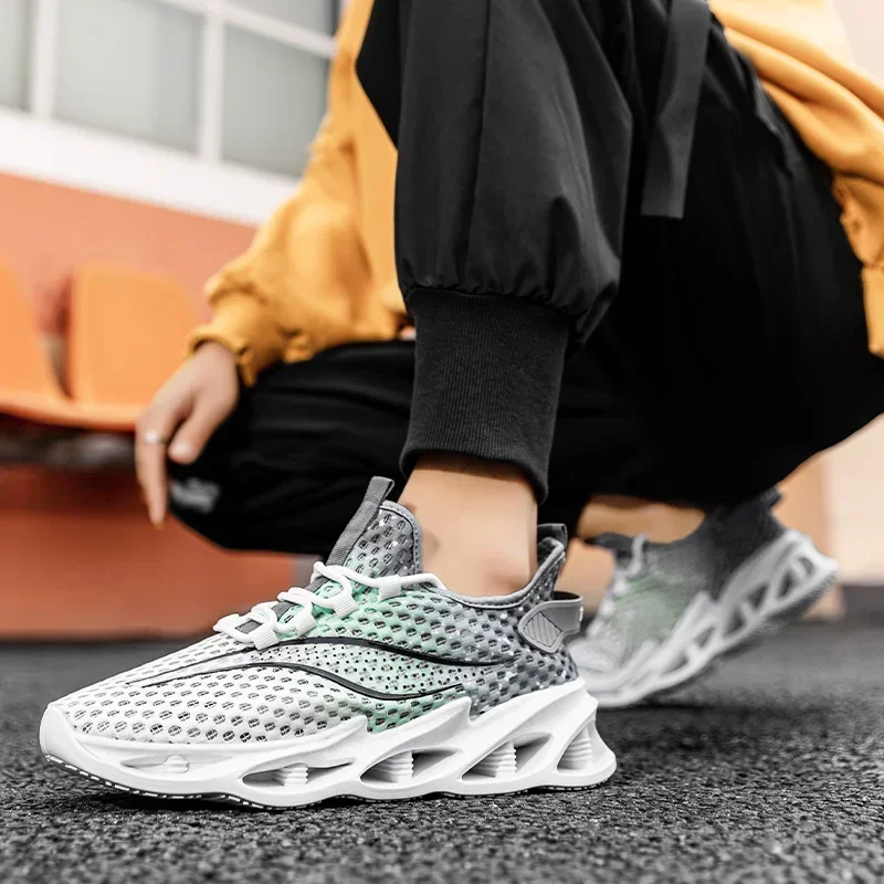 

Summer Sports Shoes Men's Outdoor Jogging Walking Sports Shoes Breathable Lightweight Mesh Shoes Black and White Mesh