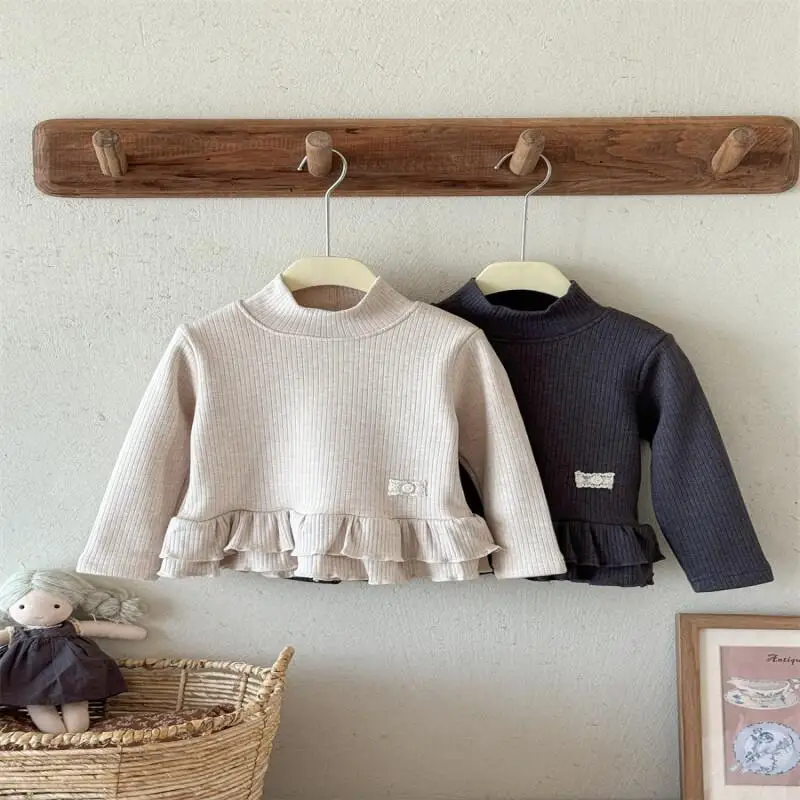 

Терморубашка на флисовой подкладке для девочек, повседневная теплая зима 2025 года, новый корейский стиль, модный кружевной подол, милые теплые детские топы для повседневной носки