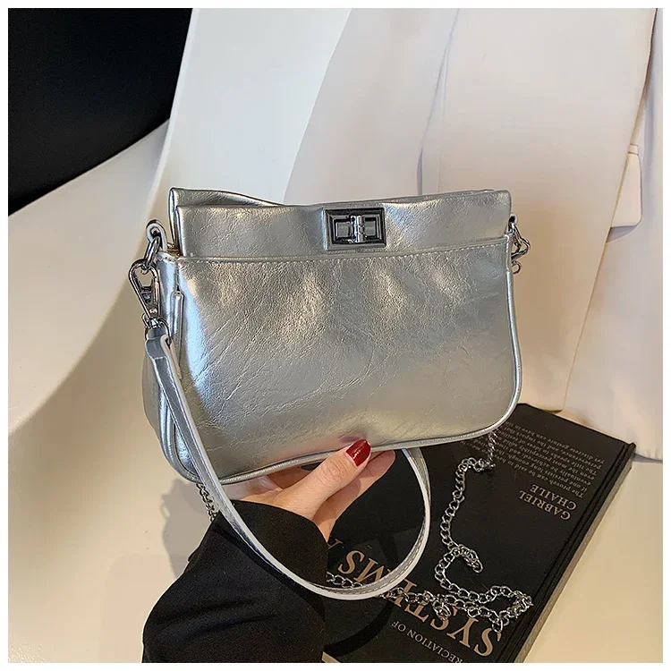 

Luxury Vintage Leather Messenger Bag - Minimalist Crossbody Strap Design, Elegant Casual Clutch For Fashionable Women