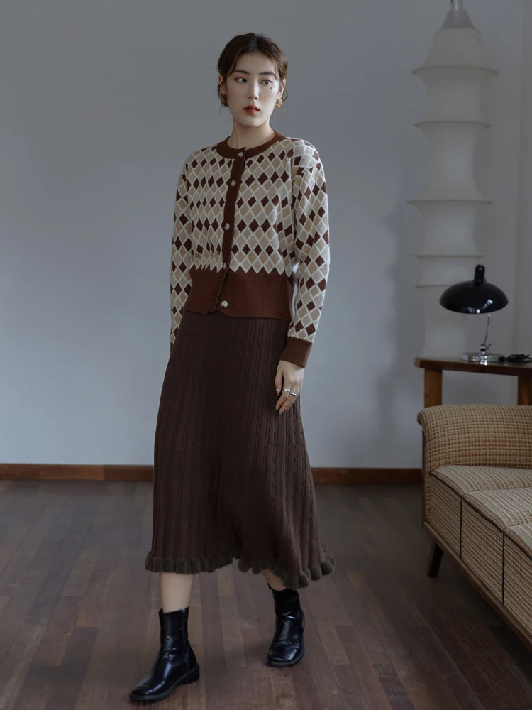 DUSHU Women Winter Retro Coffee Color Thicken Knitted Skirt Temperament Twist Texture A-line Skirt Women Black All-match Skirts