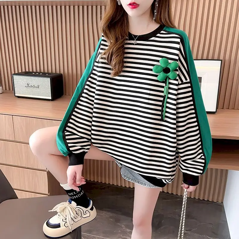 Pullover Mode Wanita Musim Semi Musim Gugur Trendi Atasan Tipis Desain Garis Pullover Populer Gaya Korea Desain Rasa Streetwear Wanita