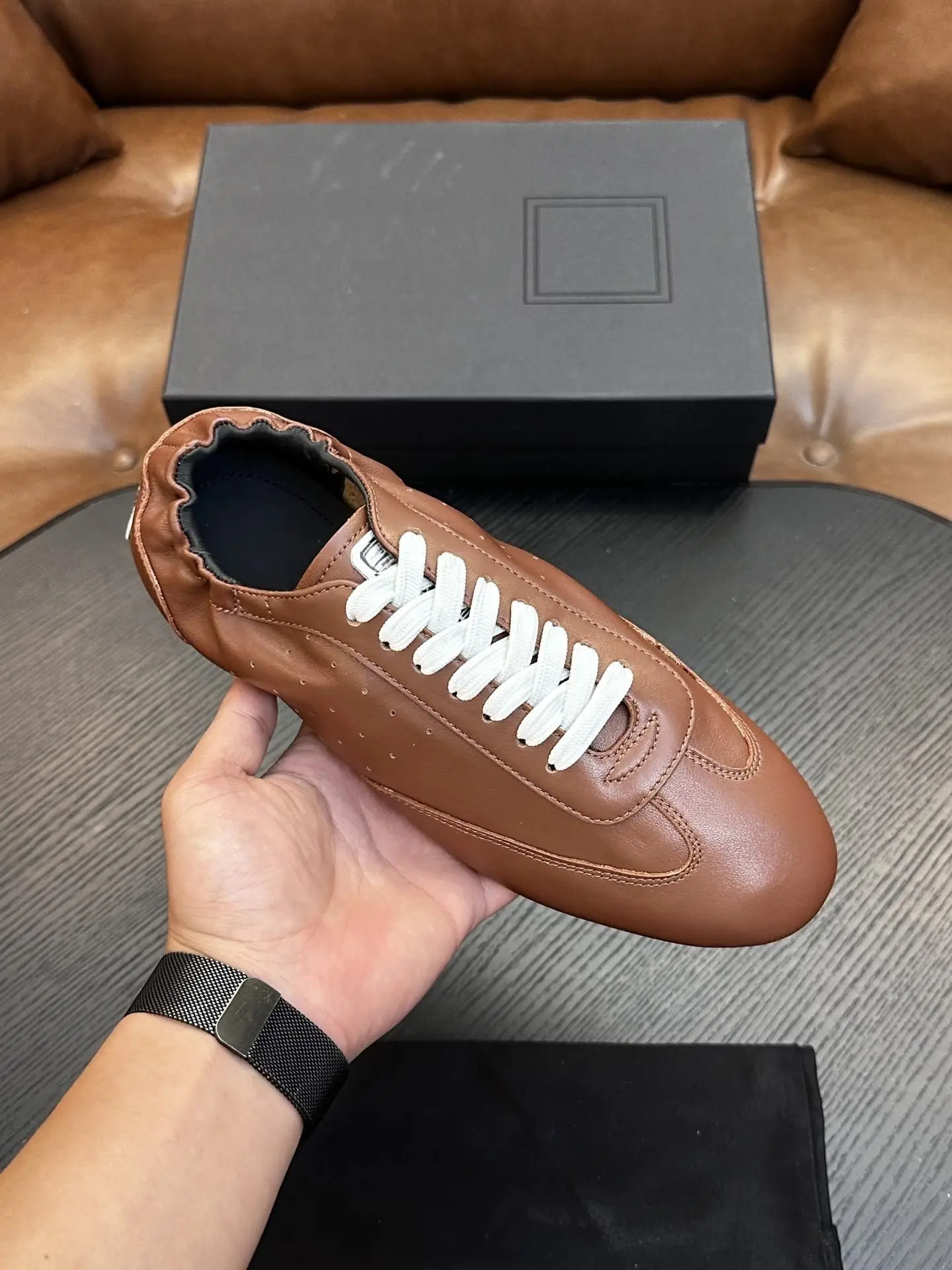 Unisex Fashion Low Cut Soft Leather Board Shoes Solid Brown Perforated Upper Ruched Heel White Laces Daily Flat Sneakers