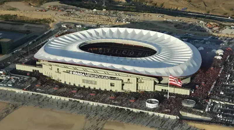 [ใหม่] 116 ชิ้น/เซ็ตสเปนมาดริดกรีฑา Wanda-Metropolitano RU เกมฟุตบอลสนามกีฬาอาคารของเล่นเด็กของขวัญกล่องต้นฉบับ