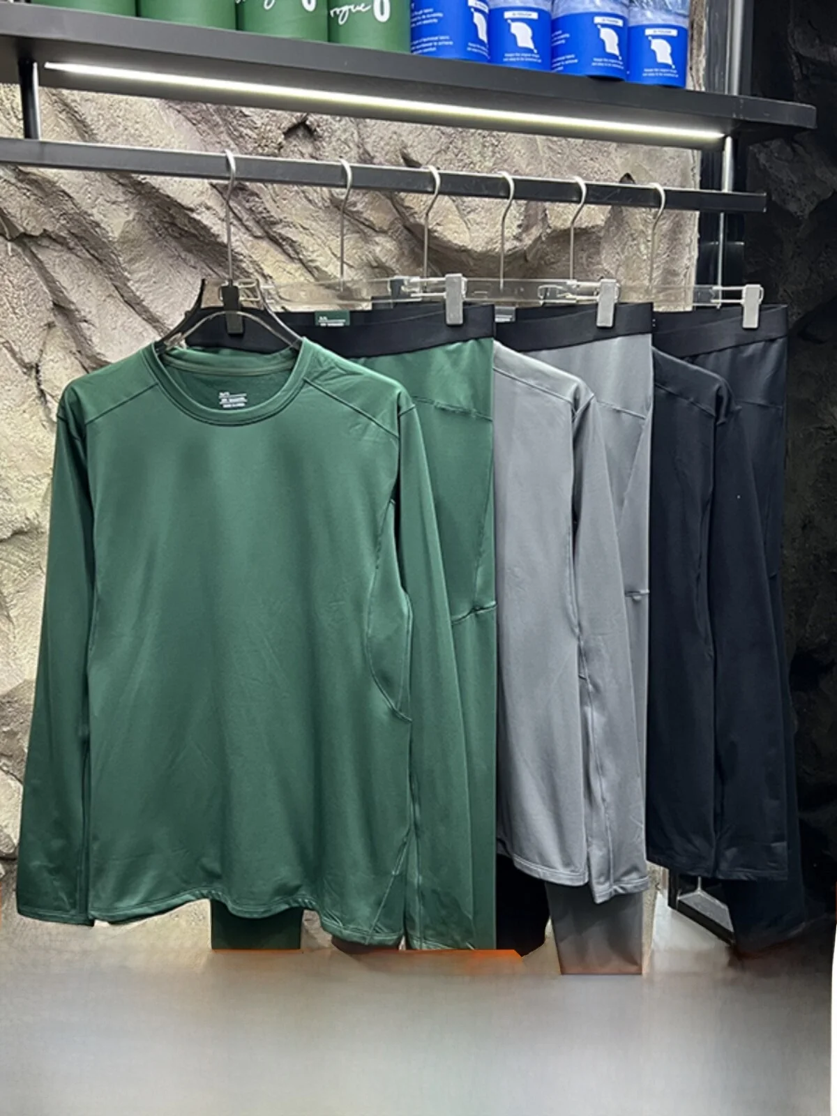 Warmth Comfortable Men's Outdoor P-Fleece Thermal Set Youth Long Pants Small round Neck Thin Winter Suit by Transcription