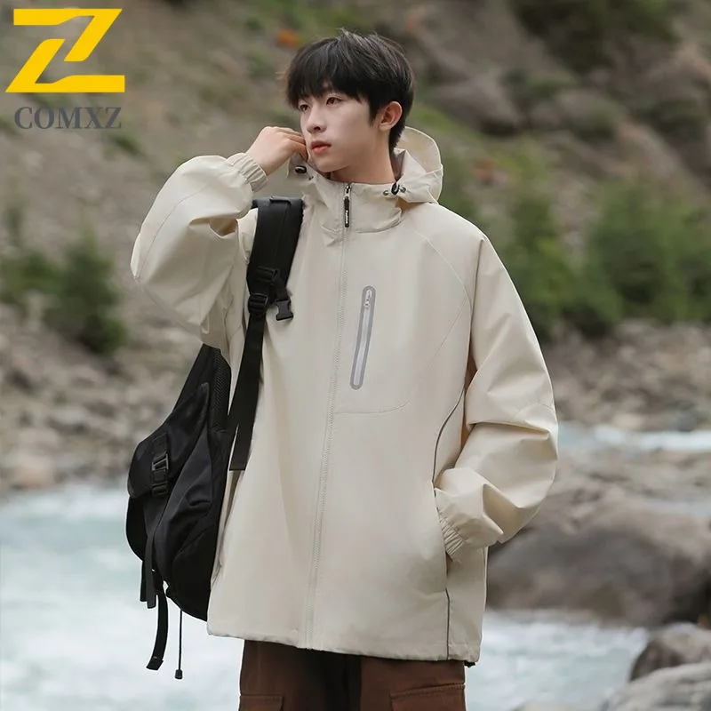 

Men Reflective Strip Hooded Windbreaker Autumn Streetwear American Style Casual Waterproof Windproof Outdoor Lightweight Coat​