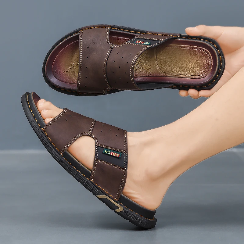 Super sized men's sandals classic leather slippers 2025 summer new soft soled black slippers lightweight outdoor men's slippers