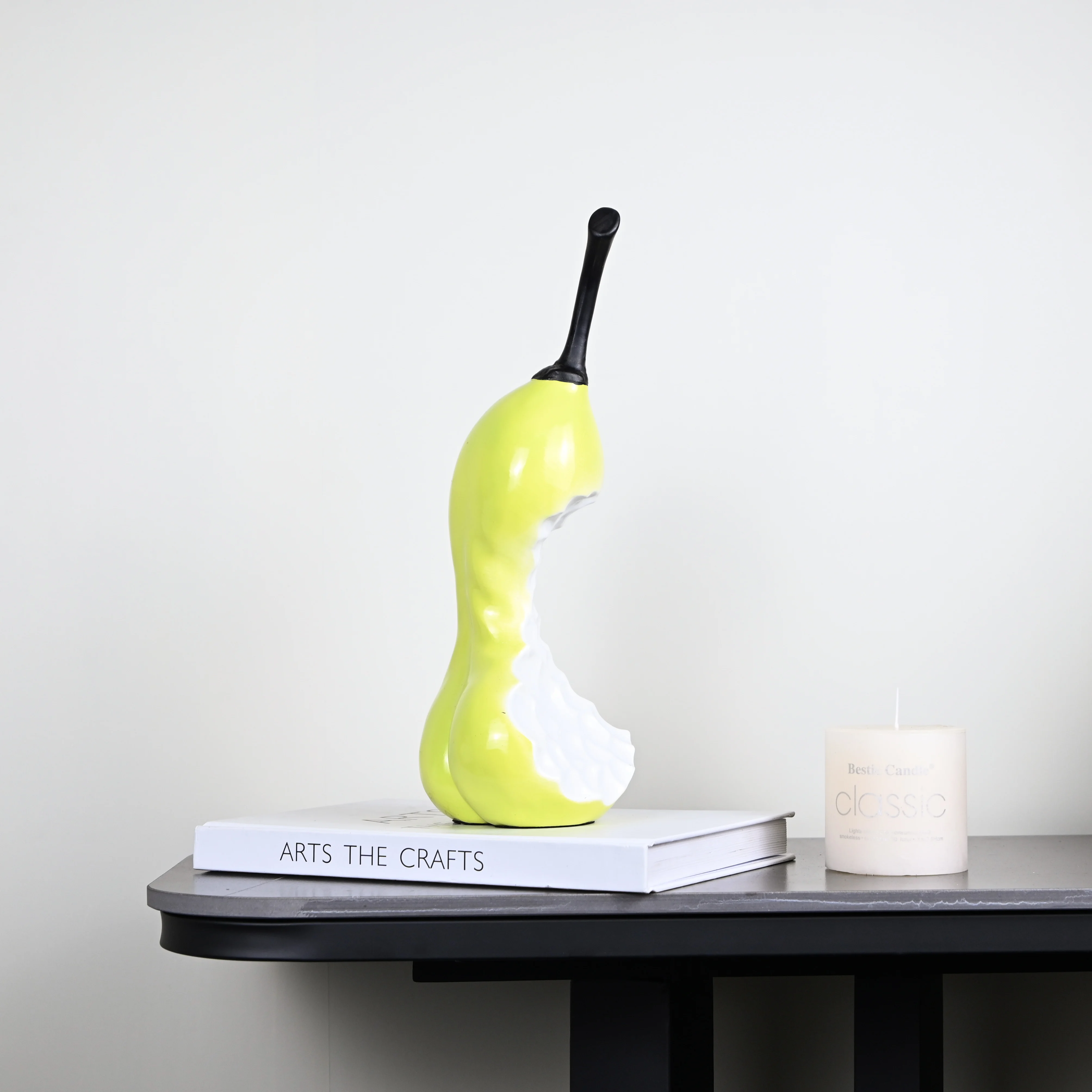 

Современная минималистичная декоративная фигурка-груша из смолы для декора рабочего стола и дома