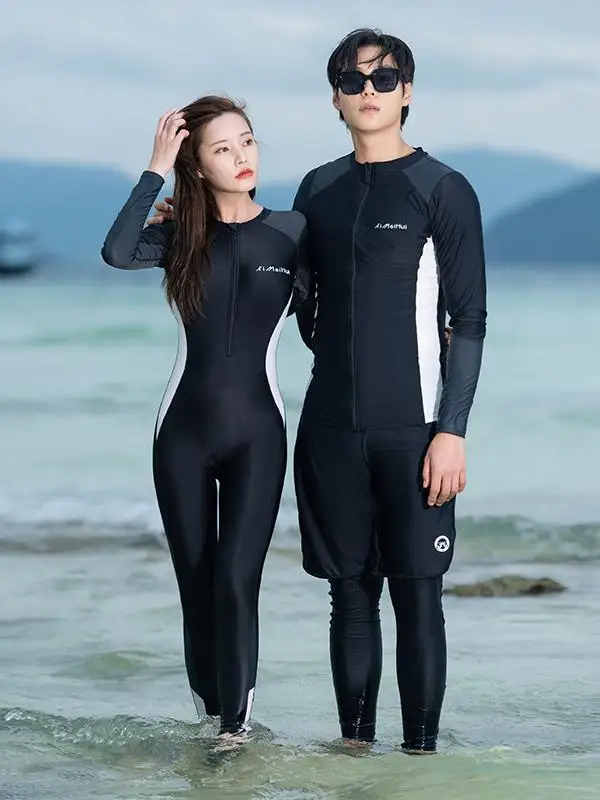 

Купальники для пар больших размеров: женский слитный купальник с длинными рукавами и длинными штанинами, мужской комплект из трех предметов для серфинга с защитой от солнца и эффектом похудения.