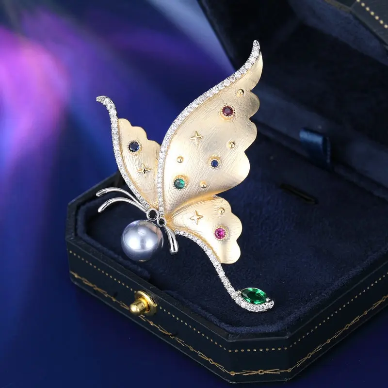 

New Niche And High-End Insect Brooch Accessories For Women With Multi-Purpose Waist Tightening And Anti Glare Safety Pins, Pearl