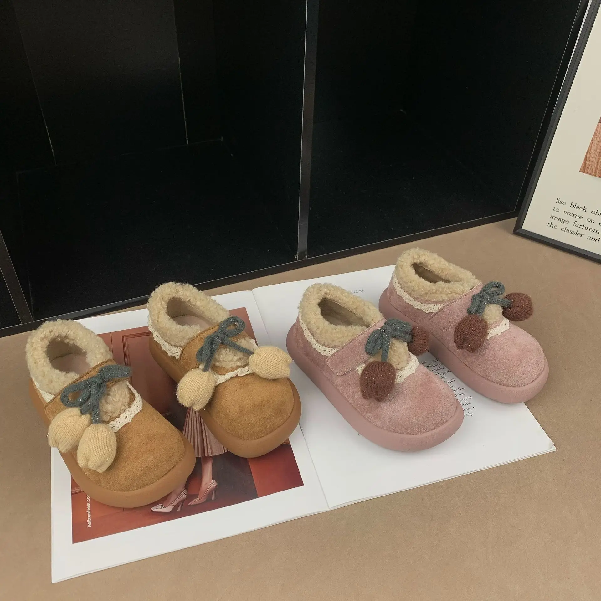 Stivali invernali in cotone caldo foderato in pile per ragazze per bambini Scarpe casual in peluche versatili alla moda per bambine