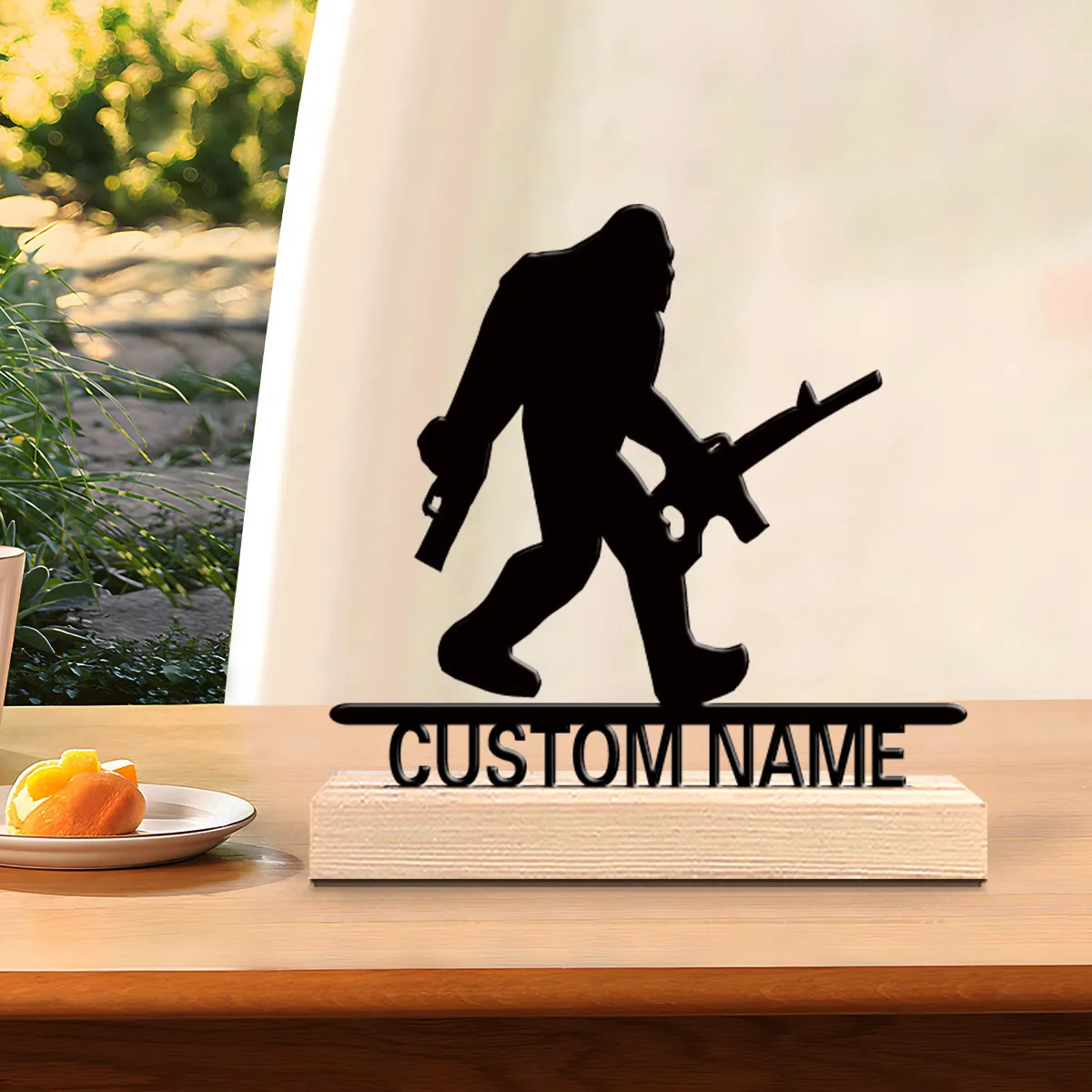 1 Stück Personalisierte Bigfoot-Metallstatue mit Botanischer Holzbasis als Schreibtisch-Dekoration für Naturliebhaber, Büro, Zen und Ruhige Räume