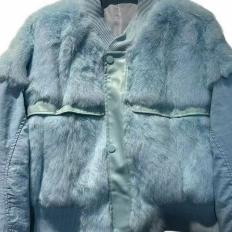 معطف شتاء 2026 جديد عصري بلون الدوبامين غير رسمي على الطراز الغربي معطف شعر أرنب حقيقي مع قطن سميك عصري متعدد الاستخدامات