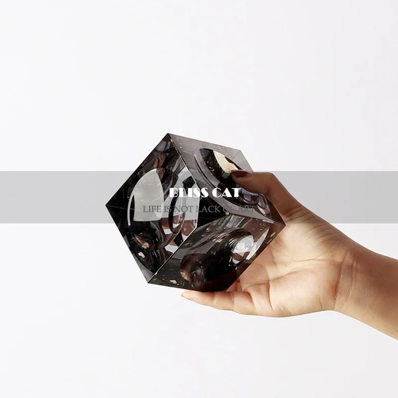 

Modern Luxury Gray Crystal Figurines Living Room End Table Top Block Miniatures Originality Home Room Decor Crafts Estatua FYFM
