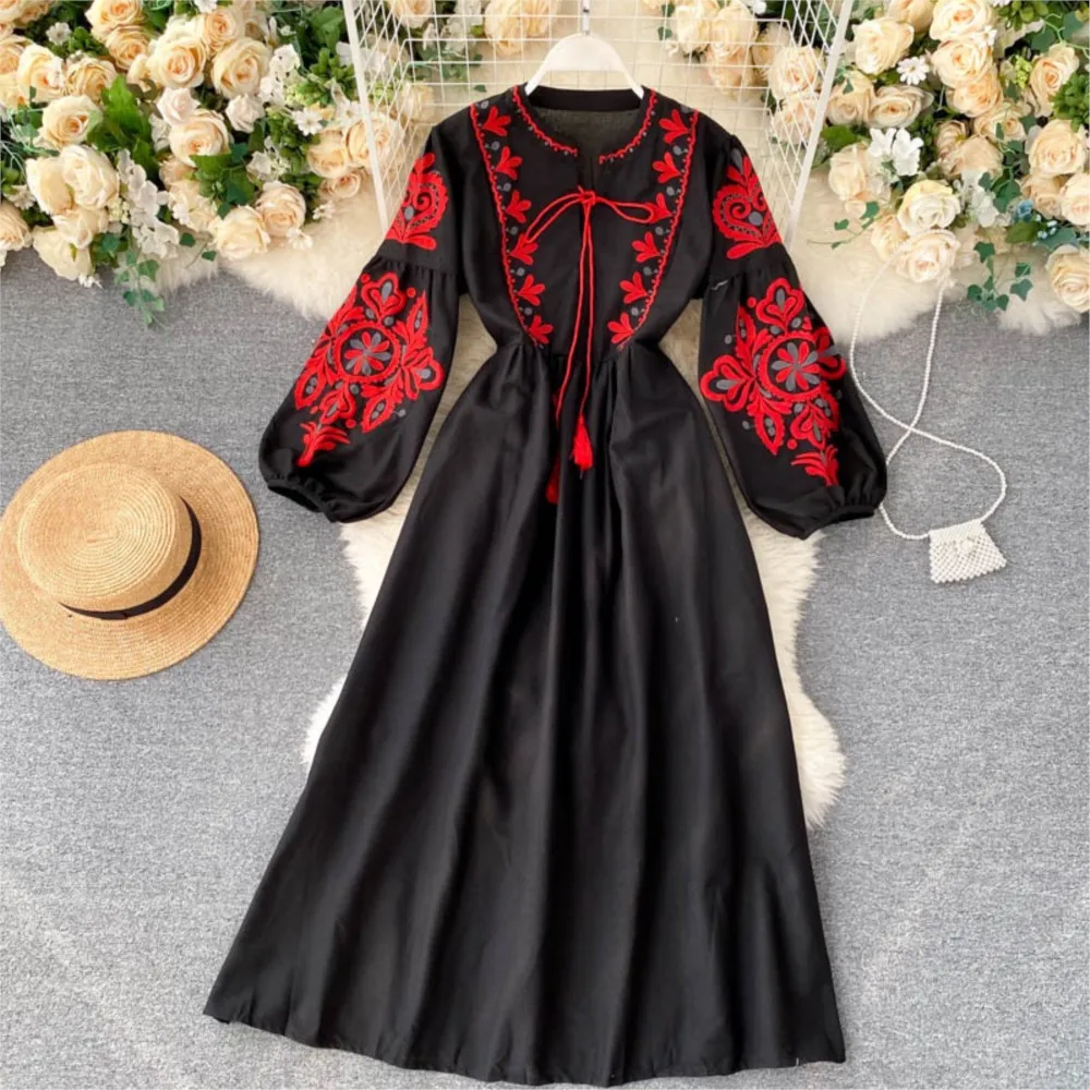 

Loose Dress Embroidered Flowers Temperament Spring Autumn Dresses For Woman Long Sleeves Round Neck Lantern Sleeves Clothing