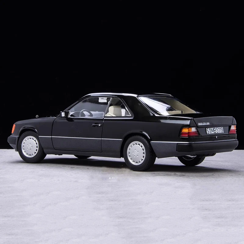 1: 18 NOREV 300 CE-24 Coupe 1990 Automotive Model