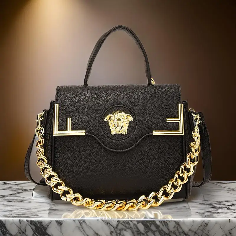 

Trendy Letter Logo Crossbody Handbag for Women Minimalist Fashionable Design Solid Color Very Elegant