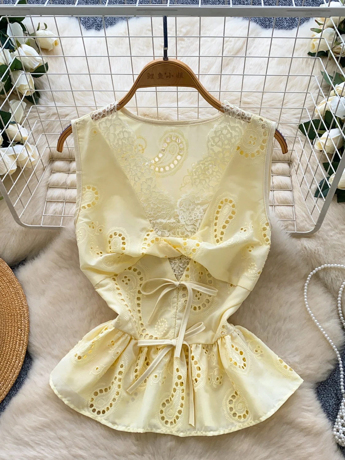 

Ele Svel Vest Women's Summer Knot Hollow out Hook Flower Tie Unique Beautiful Top Breathable Polyester Fiber Korean...