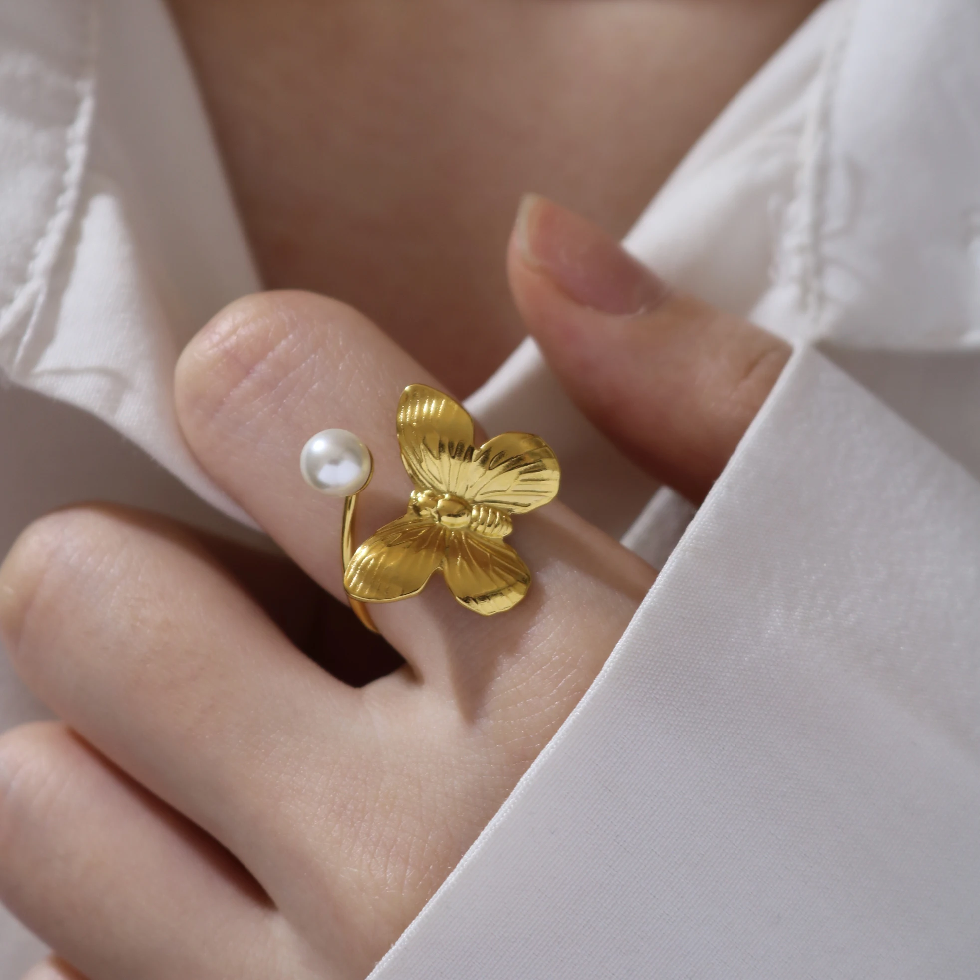 

Fashion Stainless Steel Double Layer Butterfly Imitation Shell Asymmetric Open Ring 18K Gold Plated Jewelry Gift for Women Girls