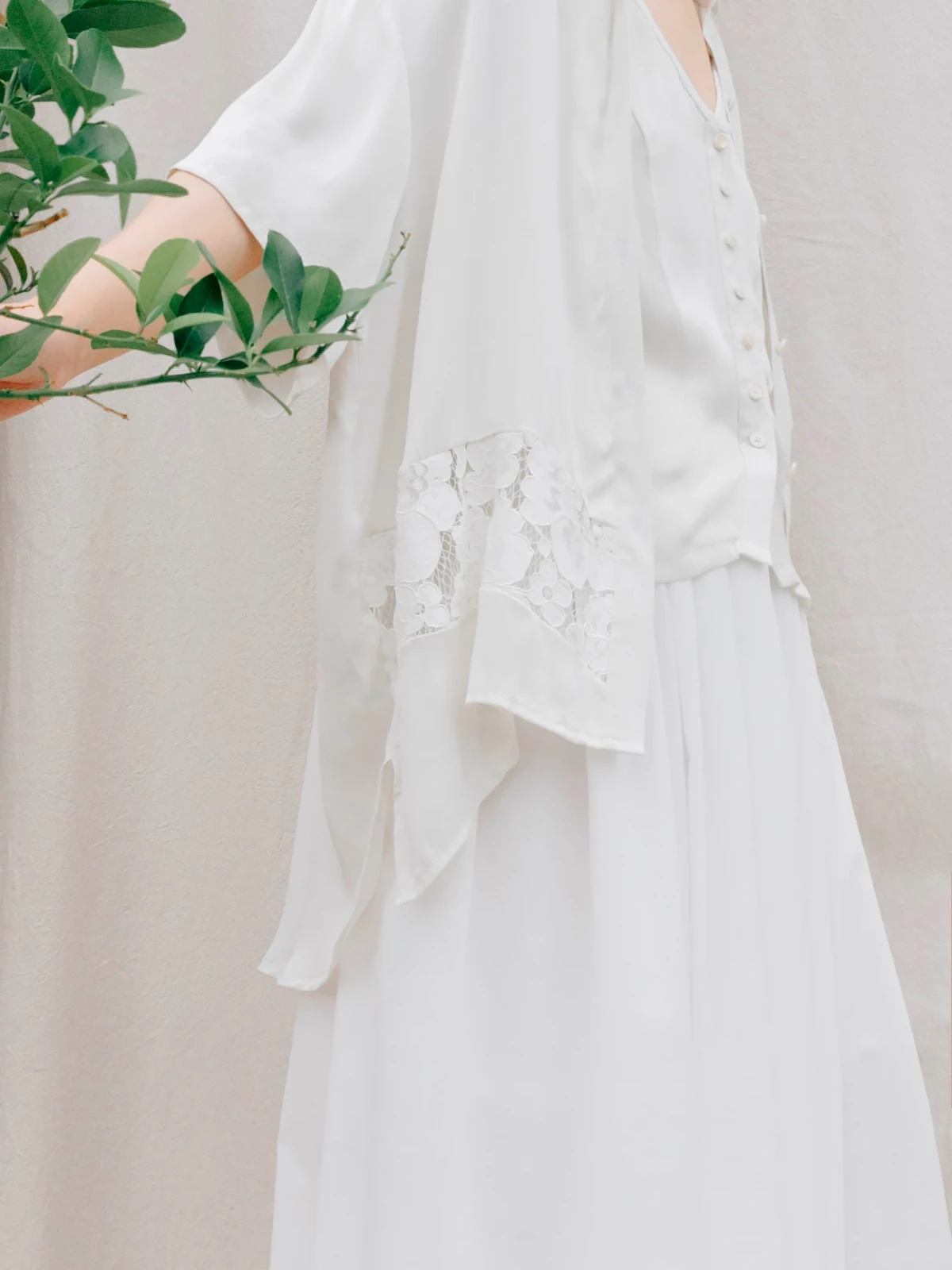 

Highlight 22ss Water Soluble Lace Layering irt Soft And Bold Inner Wear oulder Drop Original Design Loose Fit Ladies irt