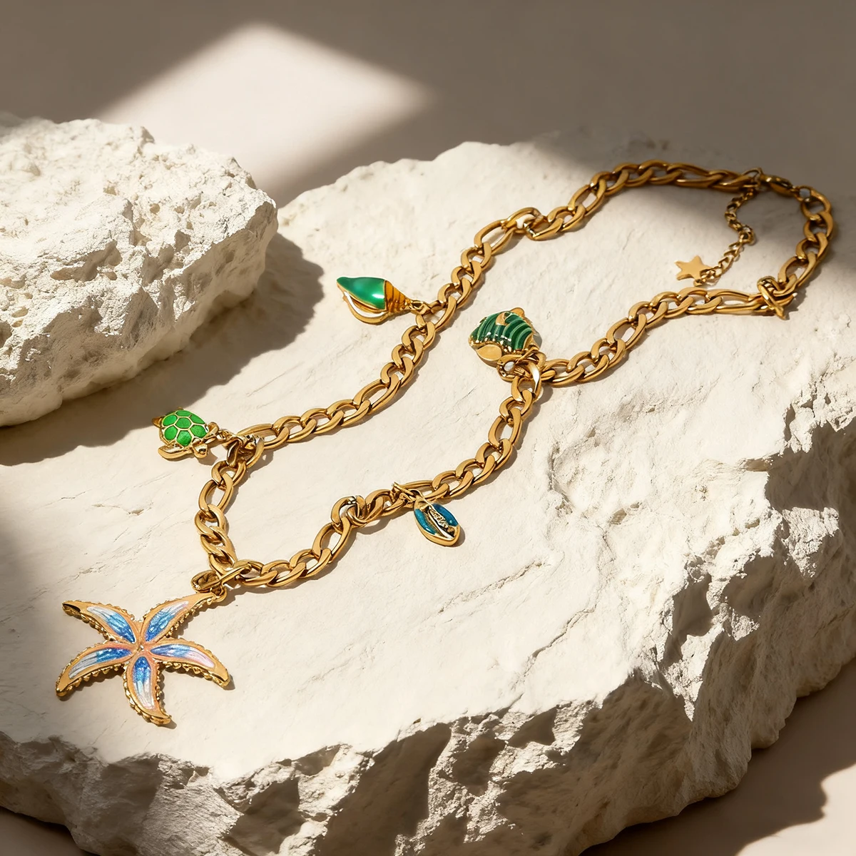 

SOVOB Y2K Floral Pendant Necklace For Women's Stainless Steel Gold-Plated Choker Chain Fashion Handmade Jewelry Accessories Gift