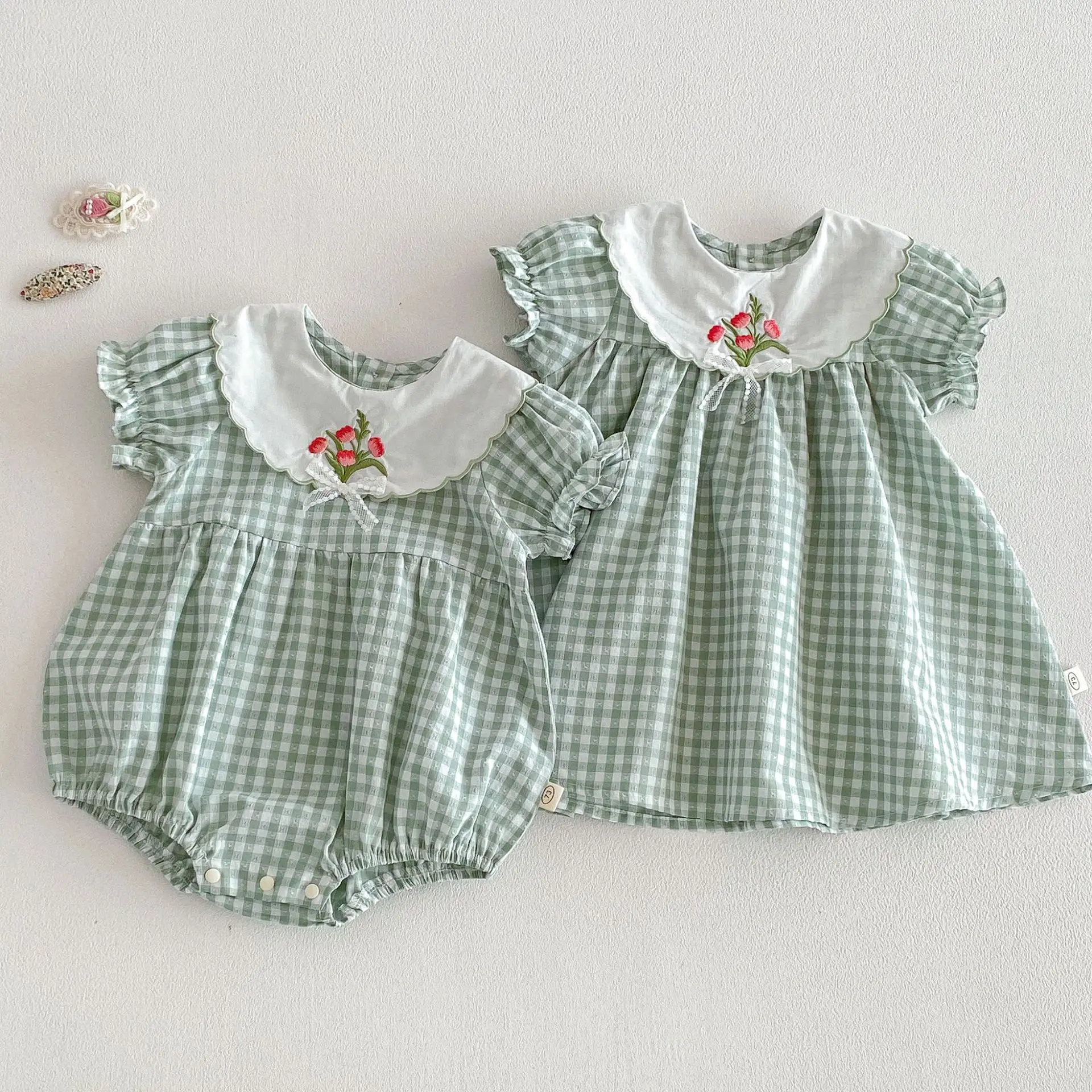 

Новое летнее платье для девочек 2026: Принцесса в клетку с вышивкой и воротником «Питер Пэн»