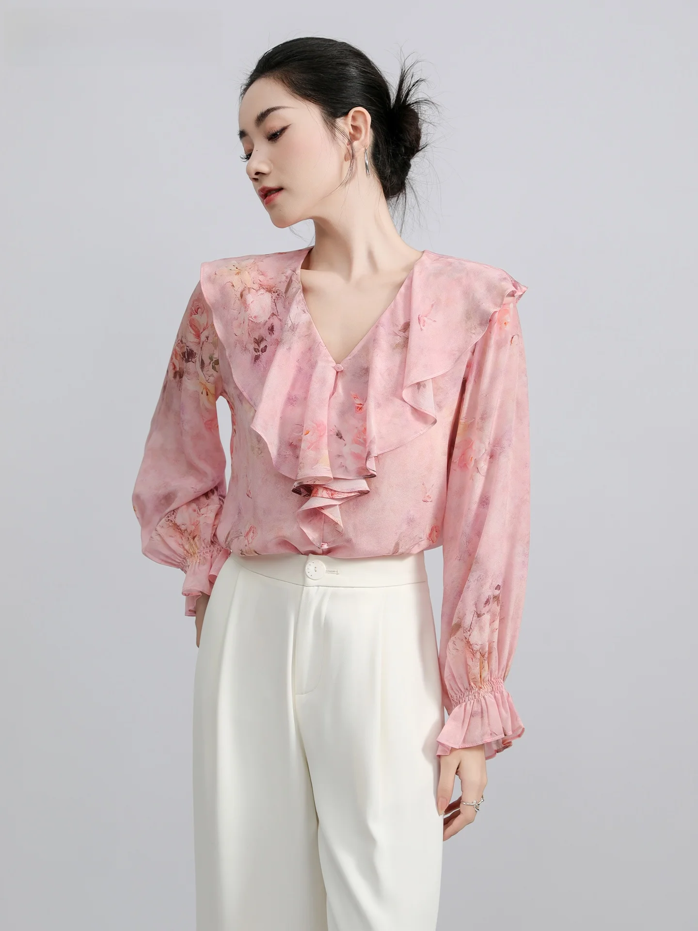 

Elegant Long Sleeve Silk Shirt Women's Petal Collar Printed High-End Silk Anti-Wrinkle Gentle Wind Anti-Aging Top